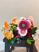 Load image into Gallery viewer, &quot;The Colourist&quot; Bouquet
